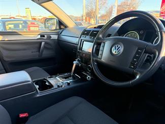 2007 Volkswagen Touareg - Thumbnail