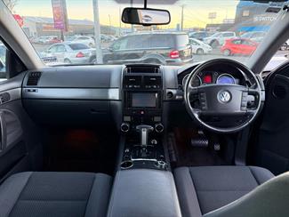 2007 Volkswagen Touareg - Thumbnail