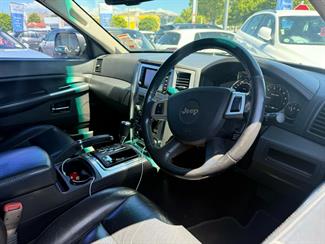 2010 Jeep Grand Cherokee - Thumbnail