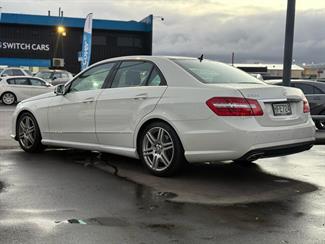 2010 Mercedes-Benz E 500 - Thumbnail