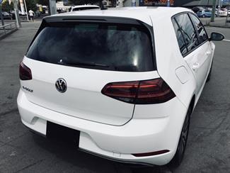 2017 Volkswagen e-Golf - Thumbnail