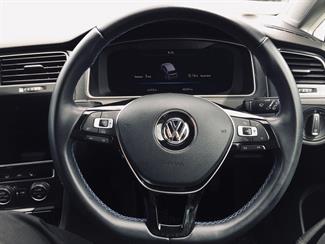 2017 Volkswagen e-Golf - Thumbnail