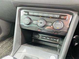 2019 Volkswagen Tiguan - Thumbnail