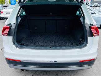 2019 Volkswagen Tiguan - Thumbnail