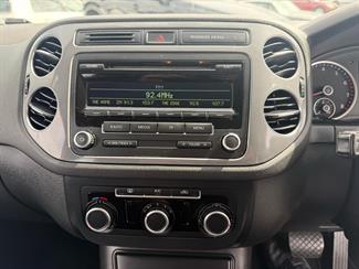 2013 Volkswagen Tiguan - Thumbnail