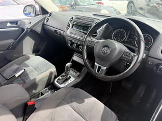 2013 Volkswagen Tiguan - Thumbnail
