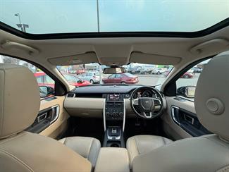 2015 Land Rover Discovery - Thumbnail