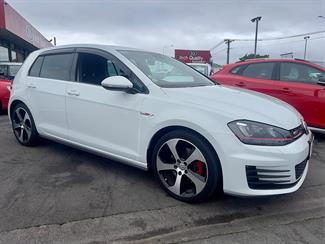 2016 Volkswagen Golf - Thumbnail