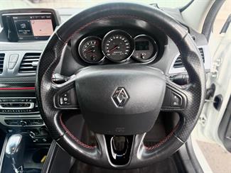 2016 Renault Megane - Thumbnail