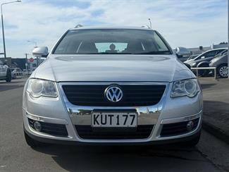 2008 Volkswagen Passat - Thumbnail