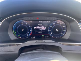 2016 Volkswagen Passat - Thumbnail