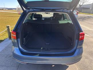 2016 Volkswagen Passat - Thumbnail