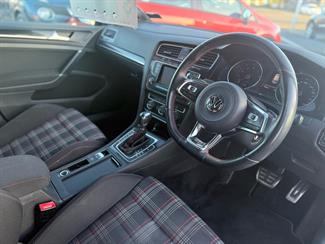 2014 Volkswagen Golf - Thumbnail