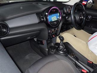 2017 Mini Cooper - Thumbnail