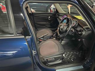 2017 Mini Cooper - Thumbnail