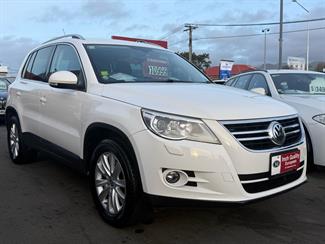 2010 Volkswagen Tiguan - Thumbnail